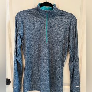 Nike Women’s Dri Fit Pullover- M